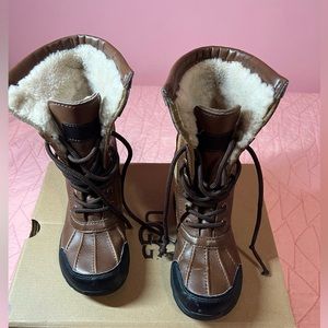 Brown weather UGG boots SOLD ON ANOTHER PLATFORM